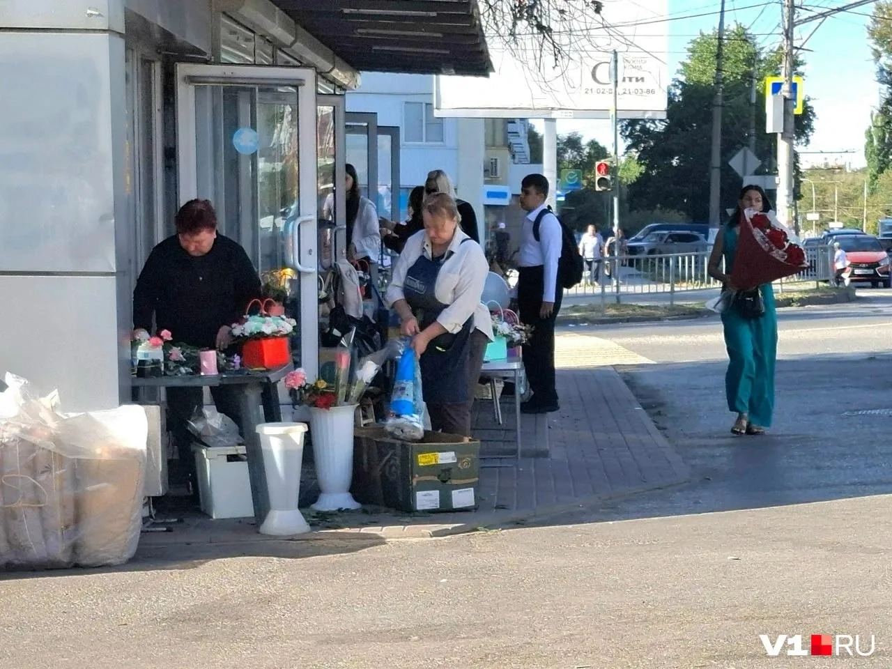 В Волгограде утро первого сентября начинается, как правило, с традиционного похода одно...