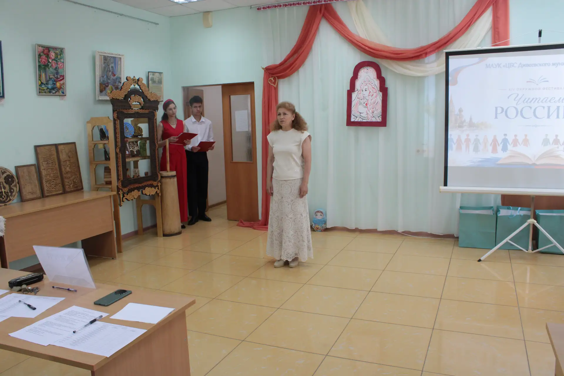 «Читаем Россию»: как книги объединяют семьи и народы в Дивееве (6+)
В День семьи, любви и верности в