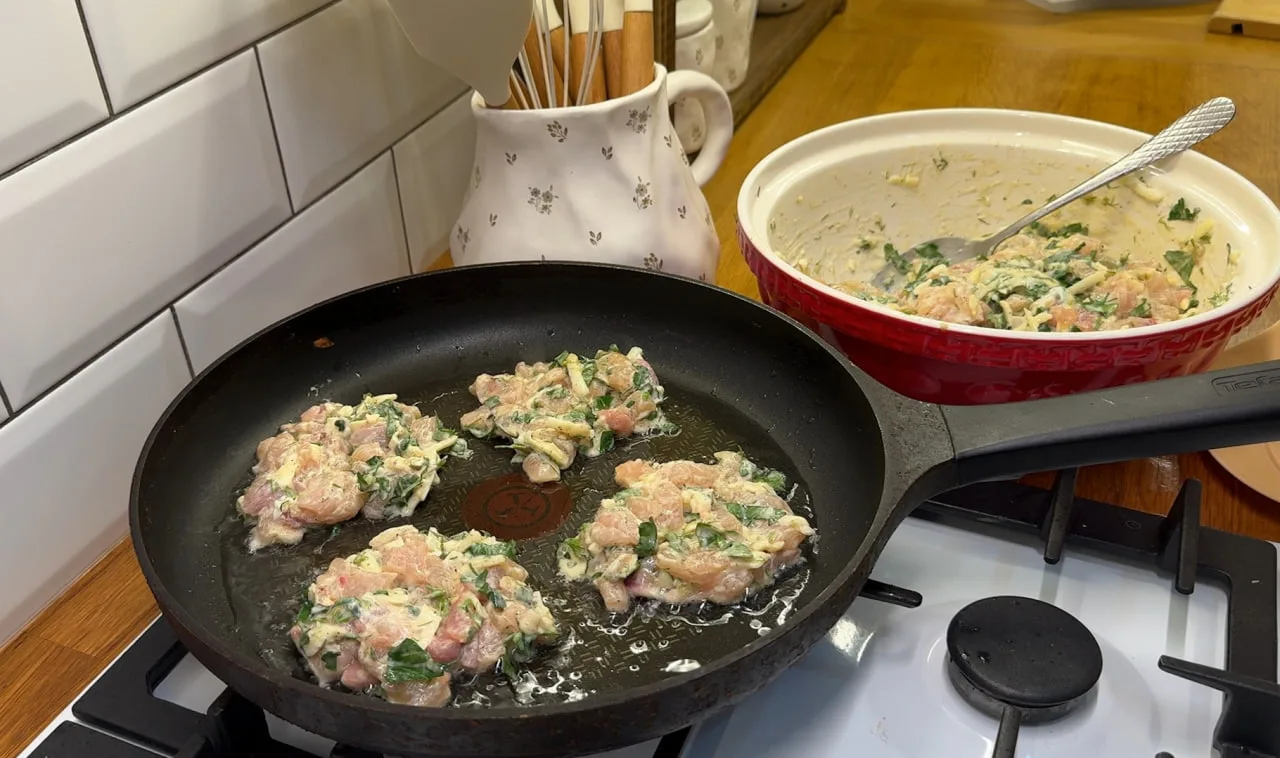 Хочу поделиться очень вкусными рецептами рубленных котлет. 🥰 Готовила 2 вида, и оба получились очень