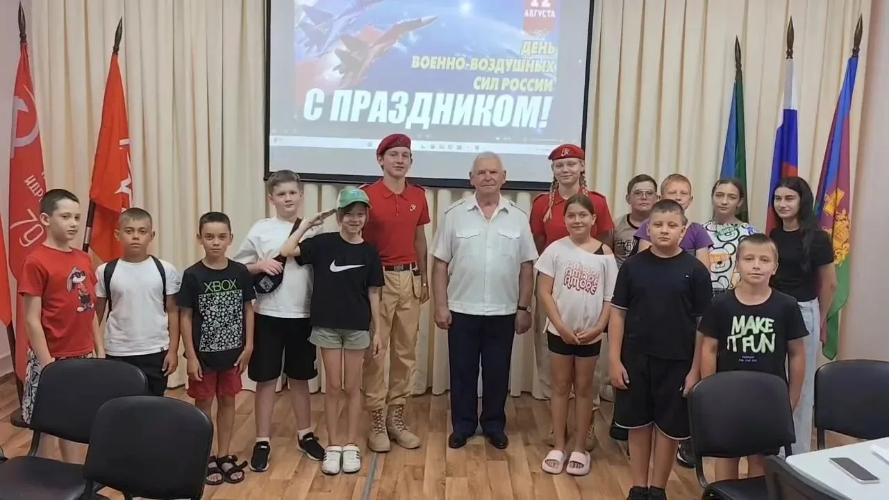 🎉 День ВВС России: ярко, познавательно и по-юнармейски! 🎉Сегодня юнармейцы профильной...