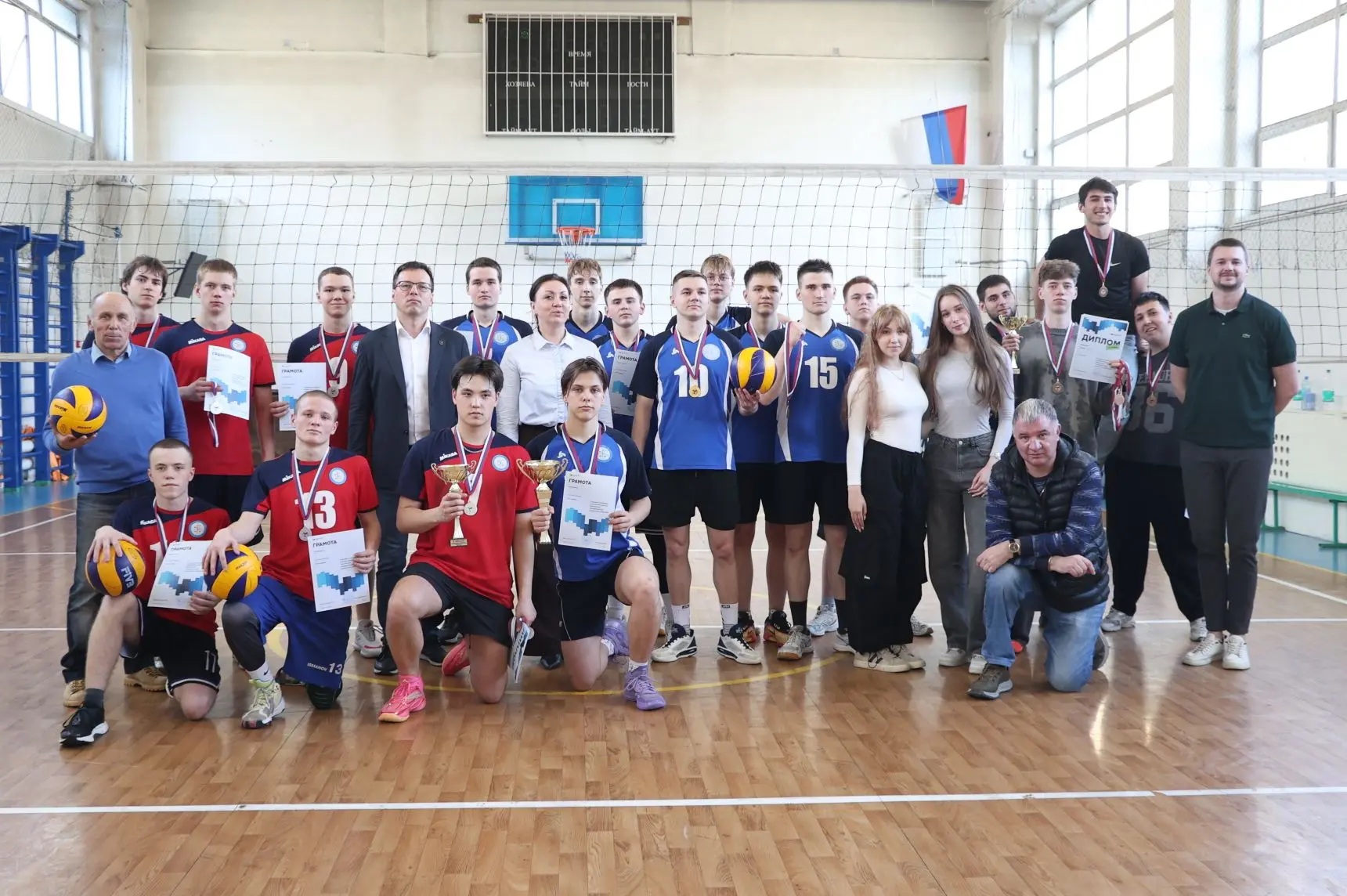 🏐 Кубок ректора СахГУ: подведены итоги турнира по волейболу!  На прошлой неделе мы узнали, какая ком