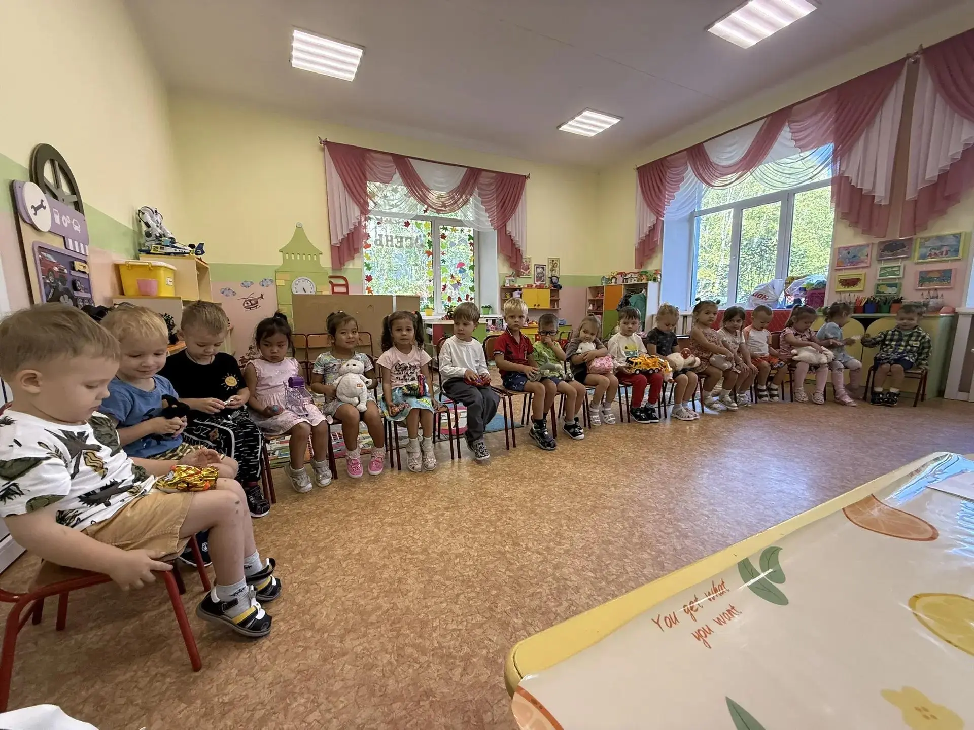 🐤 Сегодня в нашей группе «Журавлик» прошёл самый милый праздник — День любимой игрушки!