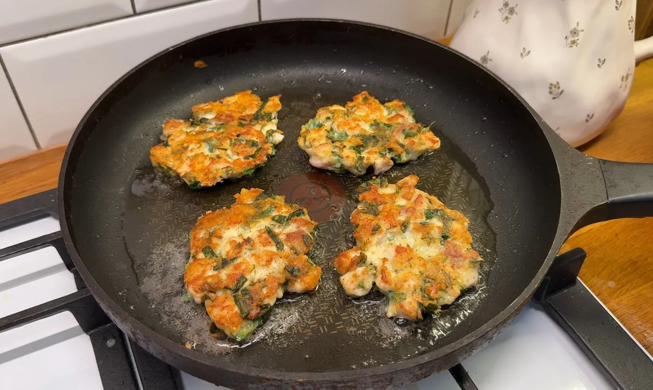 Хочу поделиться очень вкусными рецептами рубленных котлет. 🥰 Готовила 2 вида, и оба получились очень