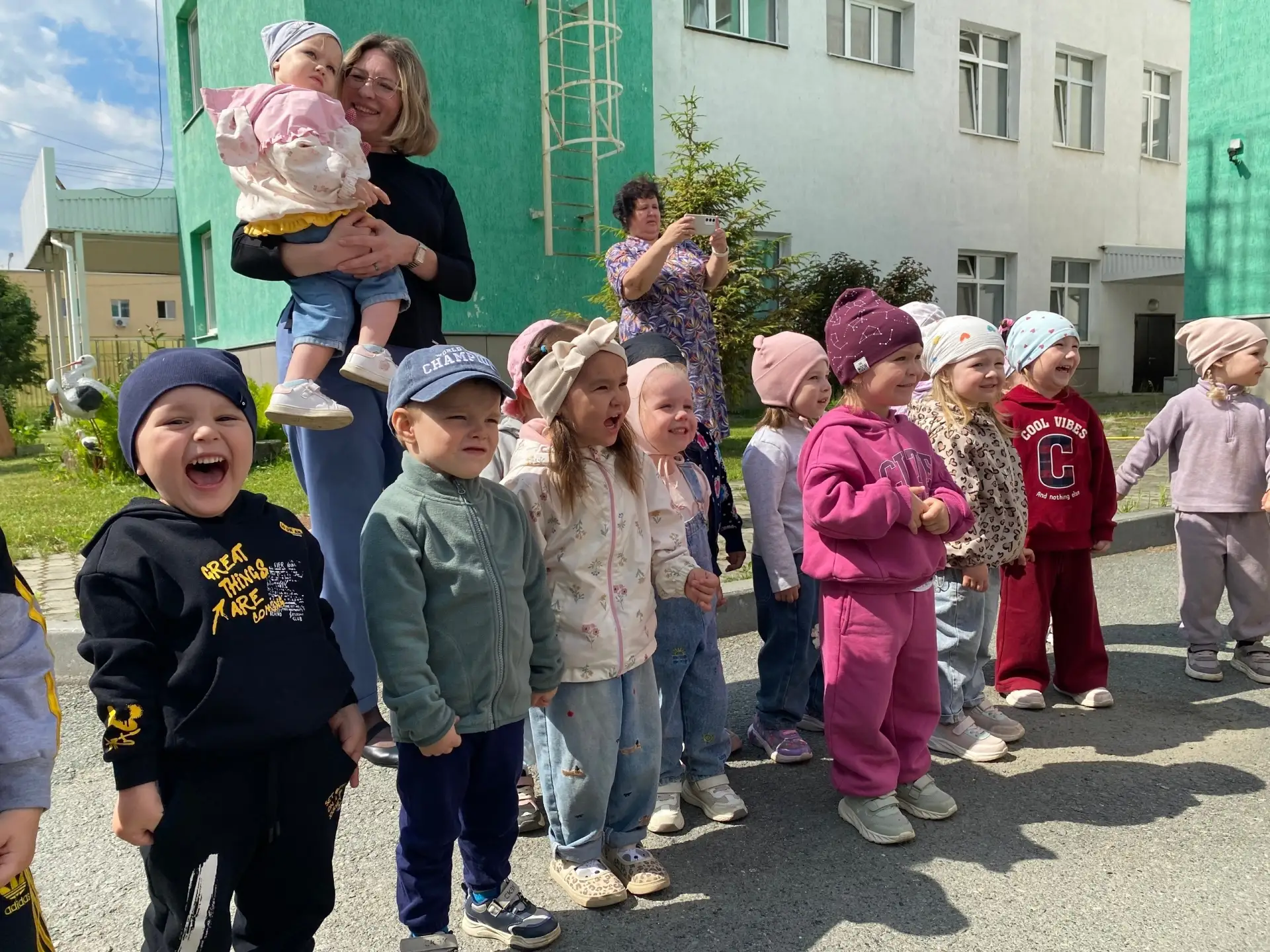 Сотрудники 66 пожарно-спасательной части провели выездную экскурсию для воспитанников детского сада 