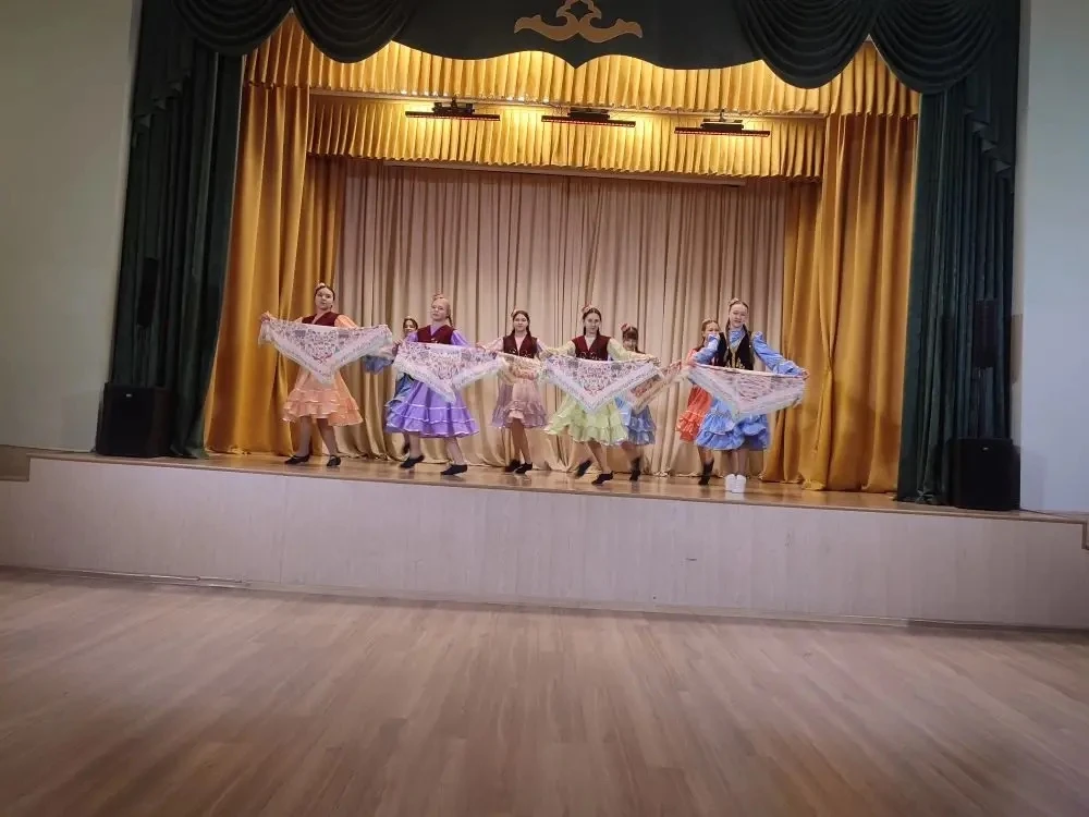 🌷Гимназиядә Халыкара хатын-кызлар көненә багышланган бәйрәм концерты үтте🌷 Бу көнне гимназиянең актл