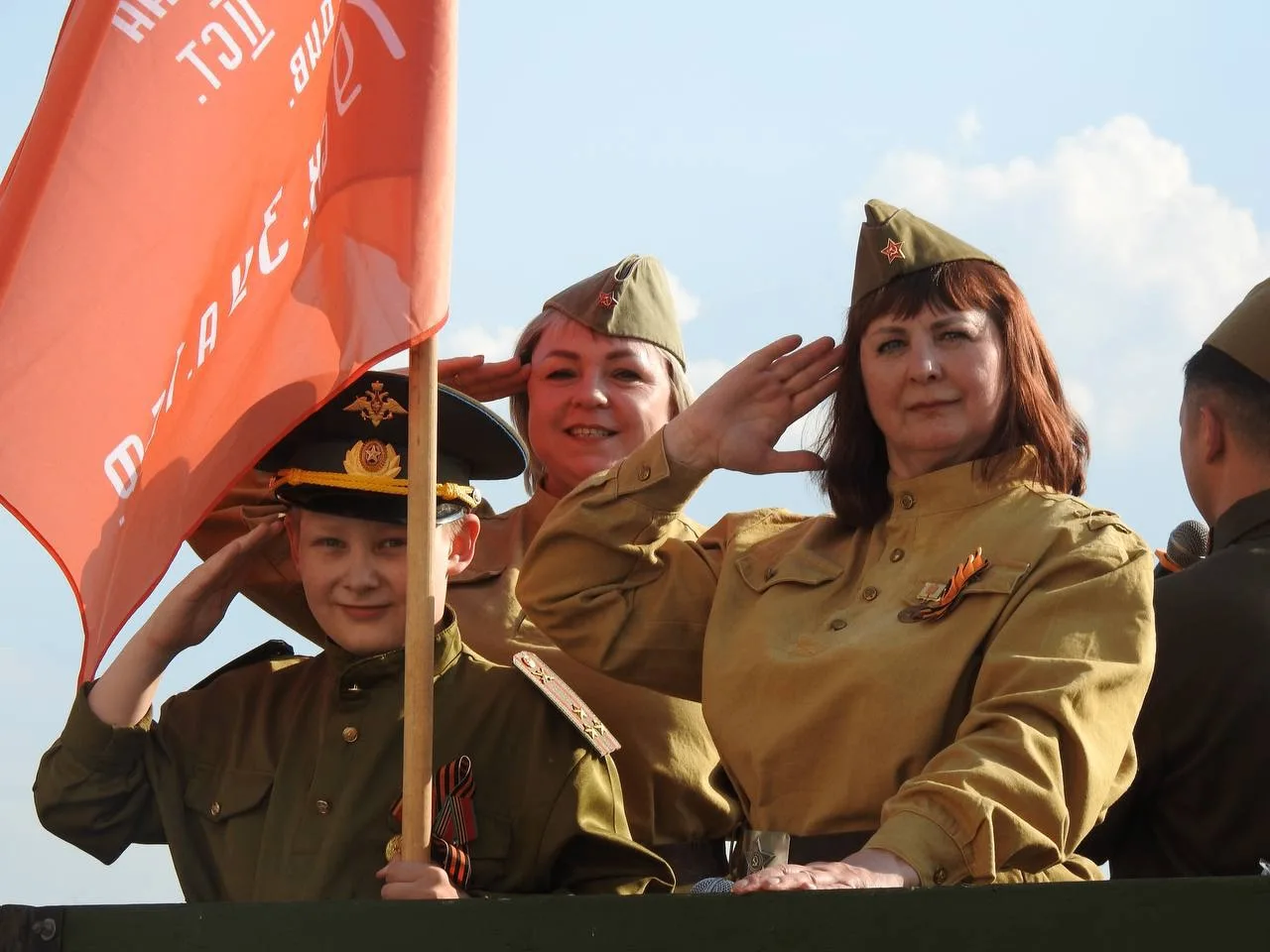 Михайловка. Настоящий автопробег «Песни Победы» прошел по центральным улицам нашего города сегодня!⁣