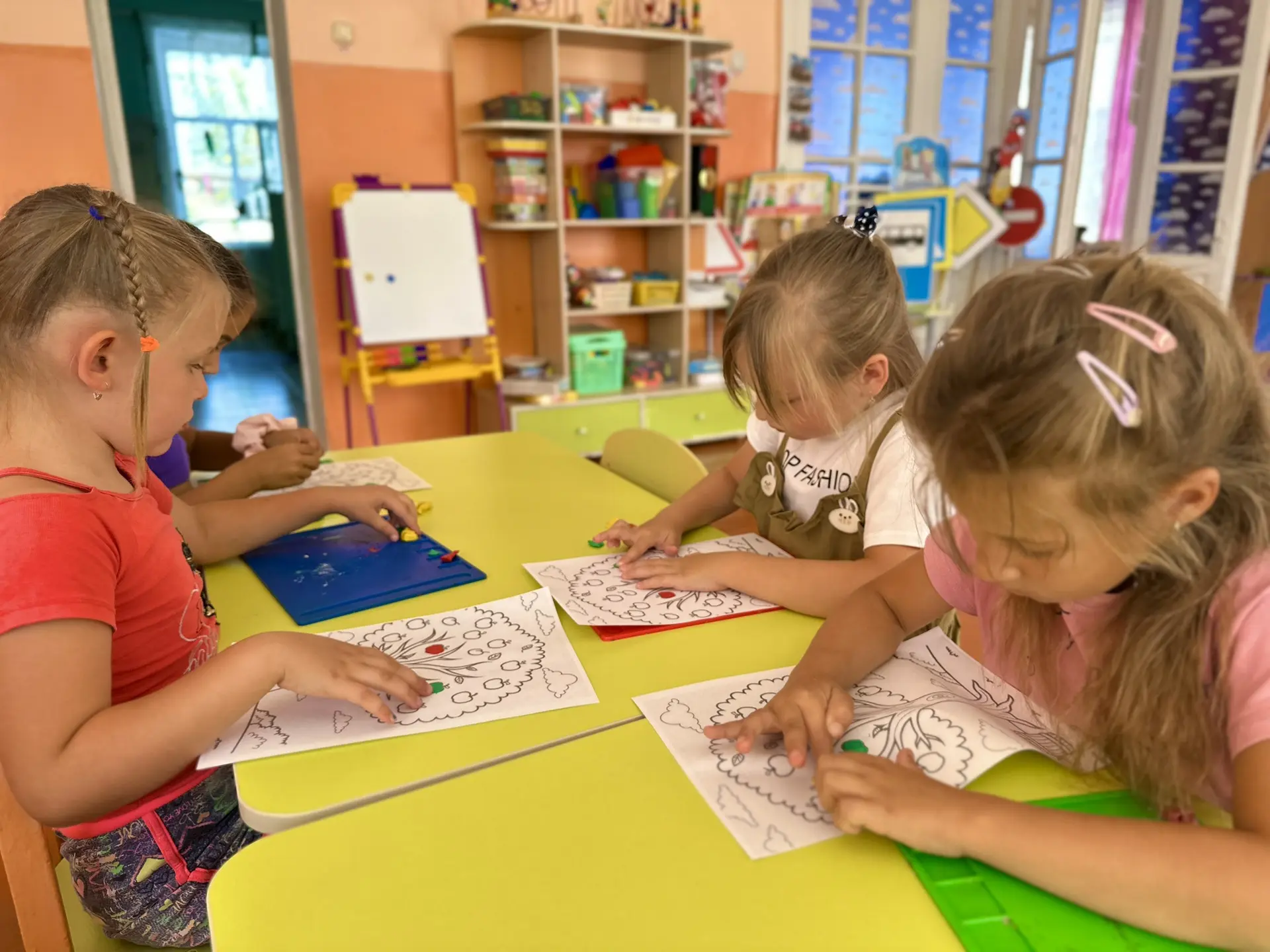 🍎✨ В преддверии светлого праздника Яблочного Спаса, мы провели с нашими ребятами тёплу...