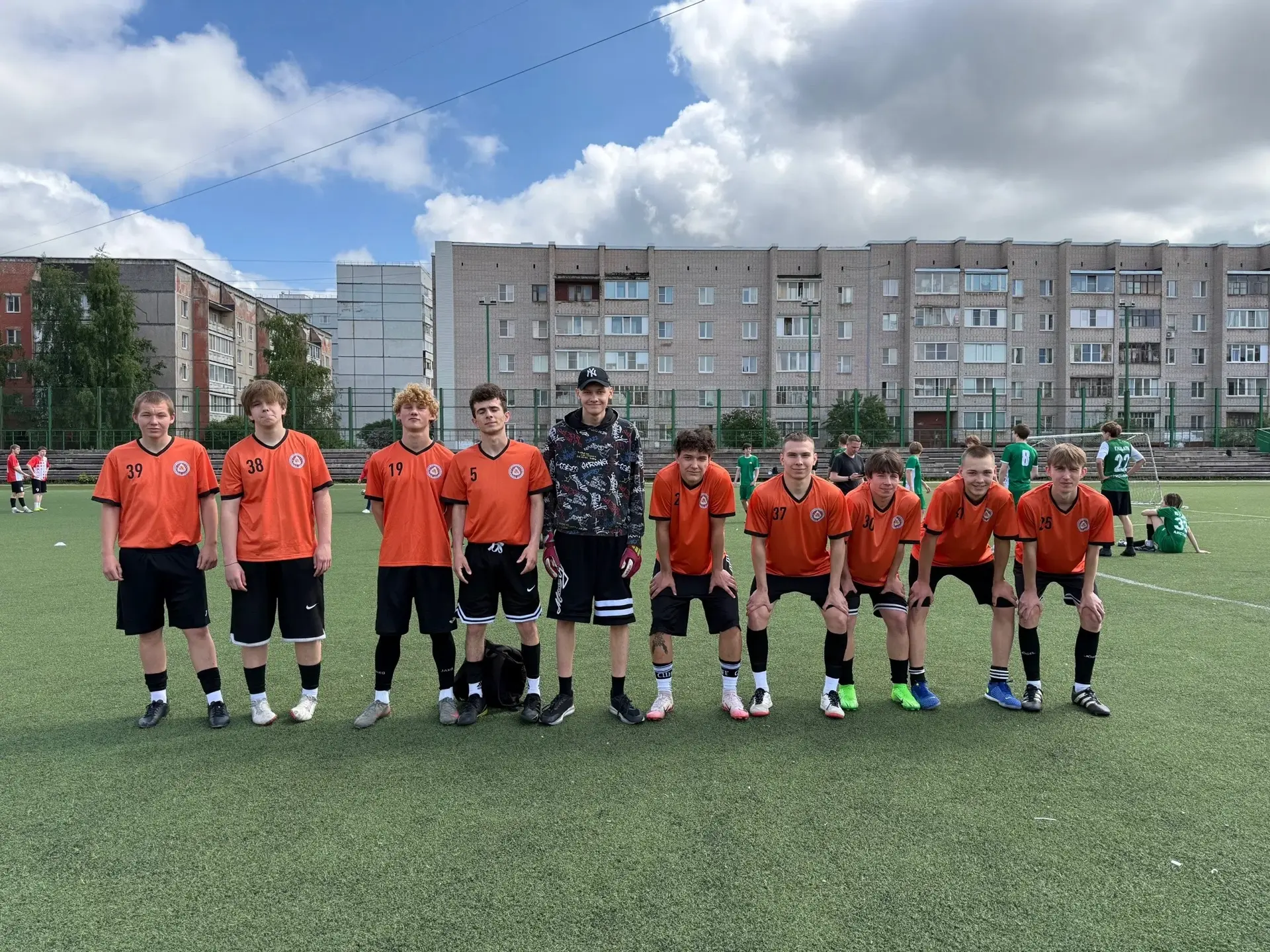 🥅 ⚽️ Футбол — это жизнь: любовь, страсть, надежда, вера.
Тяжкие минуты горя и счастливые минуты рад