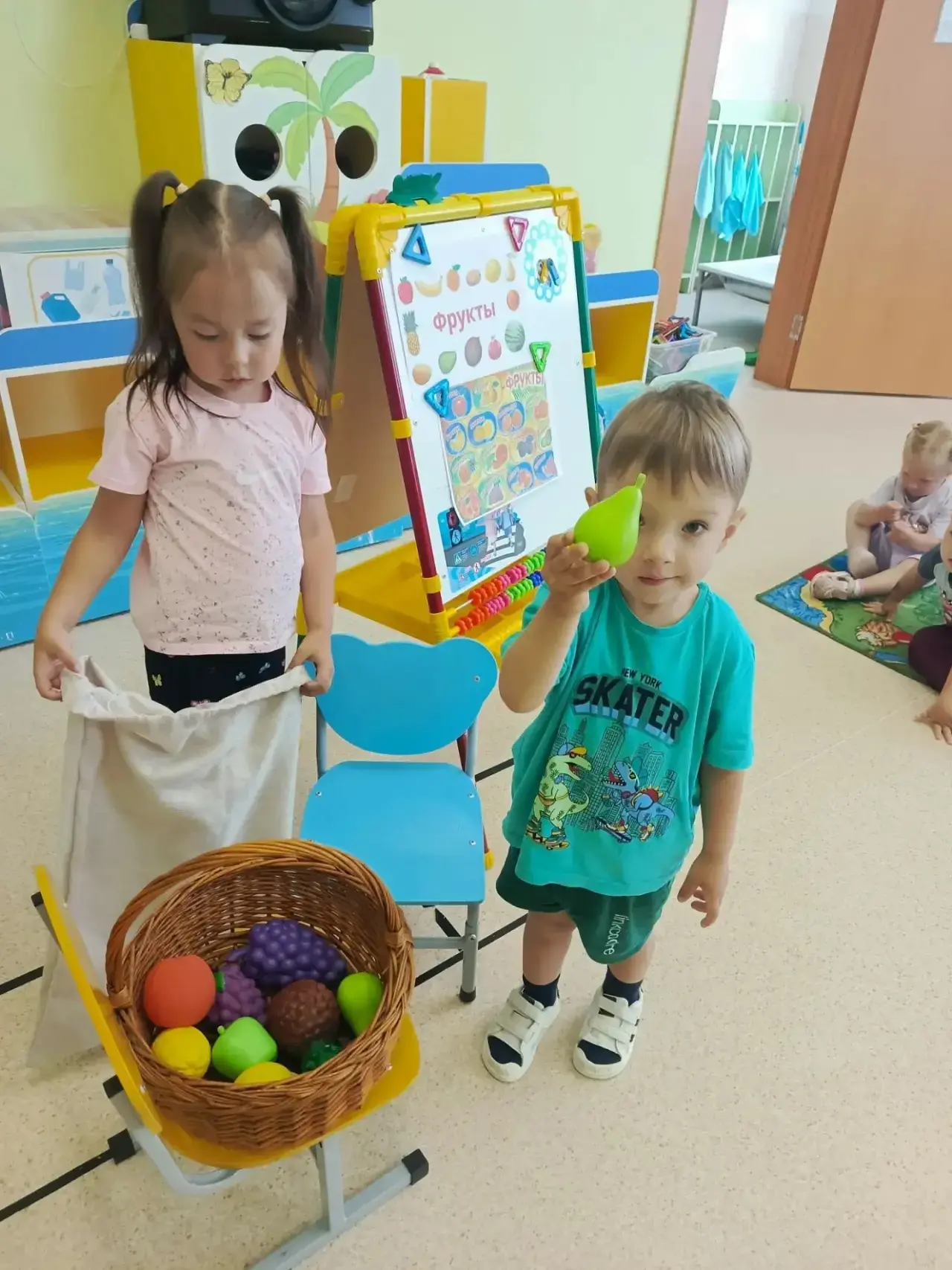 «Международный День Фруктов»🍋🍊🍎🍏🍐🥝

Это прекрасный повод привить дошкольникам основы здорового