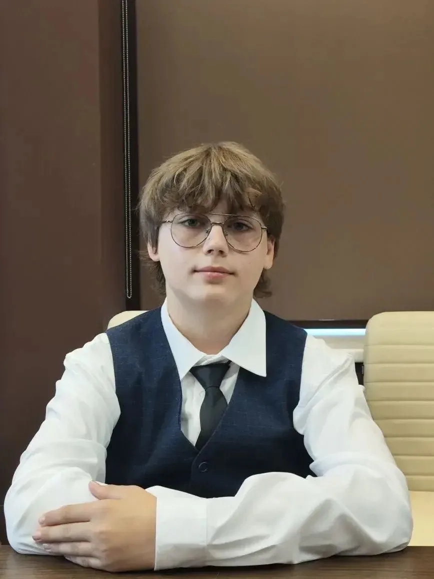 Главный документ в канун главного праздника
11 июня, в преддверии Дня России, в стенах Администрации
