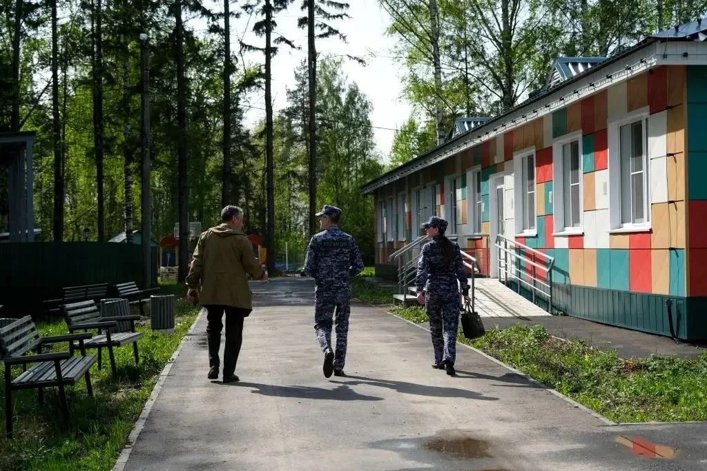 206 детских лагерей в Марий Эл проверили сотрудники Росгвардии перед летним сезоном  🏕️Сотрудники вн