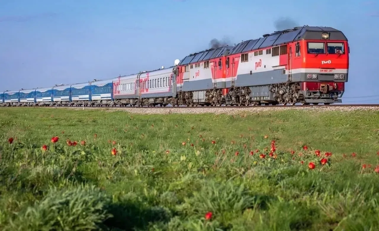 🚂 Калмыкия и Черноморское побережье становятся ближе: с 6 июня возобновляются регулярные поезда из 