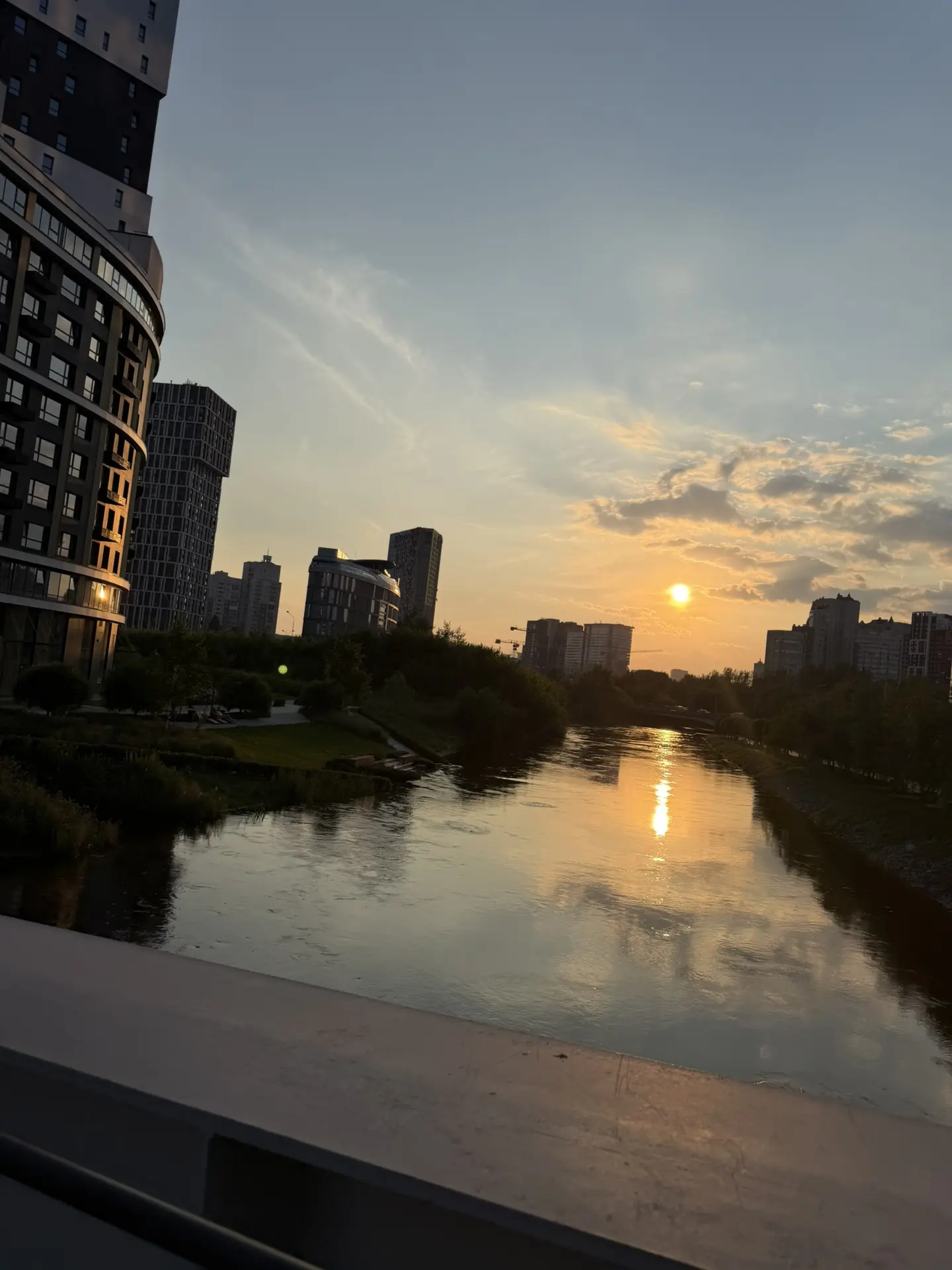 Завтра важный день , поэтому сегодня было много работы и подготовки для открытия предза...