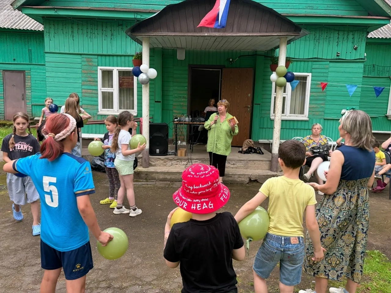 👯‍♀Берёзовский ЦКиД👯‍♂
июнь
🎈Воздушные шары – «привет» из детства. Они ассоциируются с весельем, 