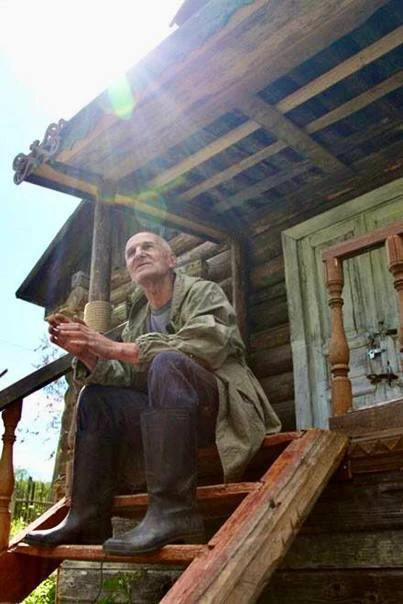 Надо трудиться, надо всё время трудиться. Как говорил отец Дмитрий (Смирнов): «И голова, и руки, и н