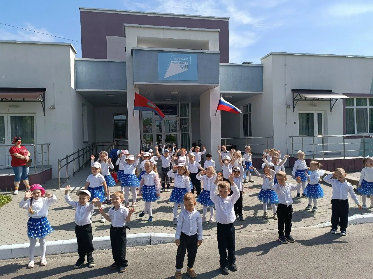Сегодня наш сад наполнился звонким смехом, музыкой и настоящим волшебством! В гости к р...