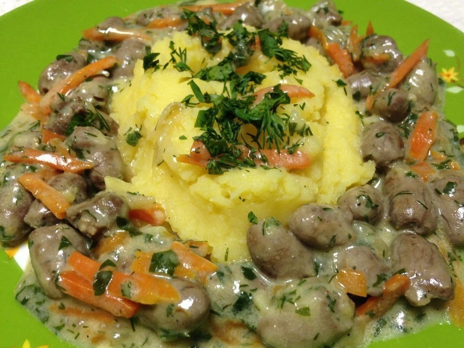 ТУШЁНЫЕ КУРИНЫЕ СЕРДЕЧКИ #завтрак #обед #ужин