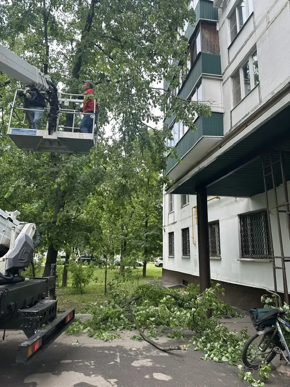 Жулебино | Выхино | Кузьминки | Москва🏡

Работники сферы ЖКХ района Выхино-Жулебино ежедневно выпол