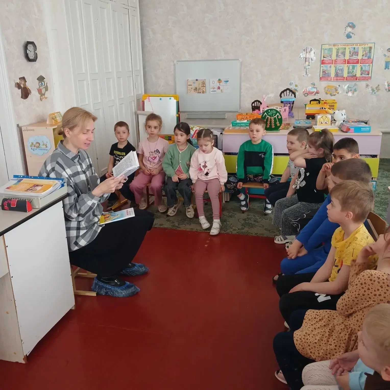 В нашем ДОУ прошла очень важная встреча с сотрудницей центральной детской библиотеки на...