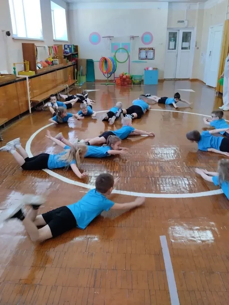 В группе «Колокольчик» прошло спортивное развлечение «Мы едем, едем, едем». 🚂 🚘