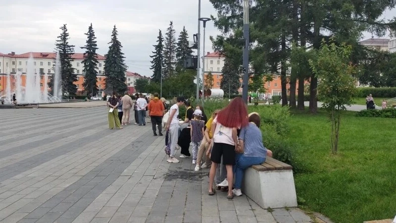 ✨8 июля, в День семьи, любви и верности большая «библиотечная семья» расположилась на площади Победы