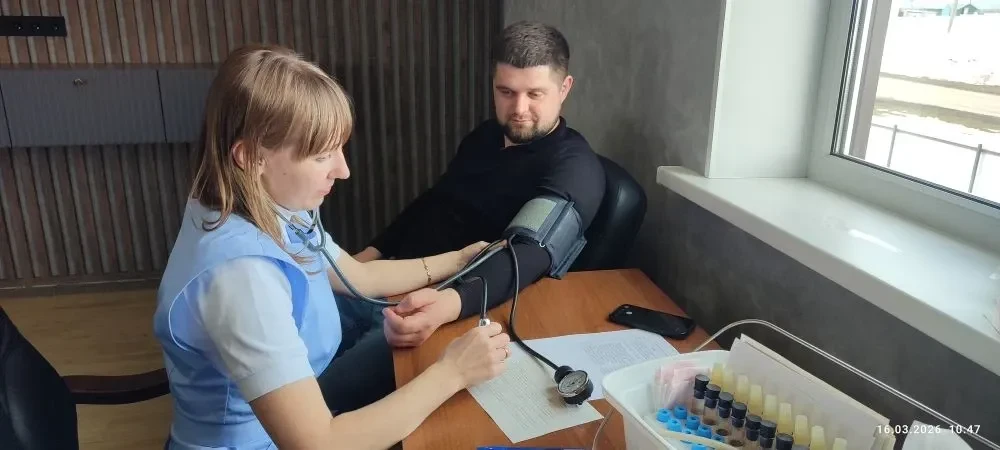 🚑 16 марта 2026 года осуществлен выезд специалистов ОБУЗ «Тимская ЦРБ»,  в составе вра...