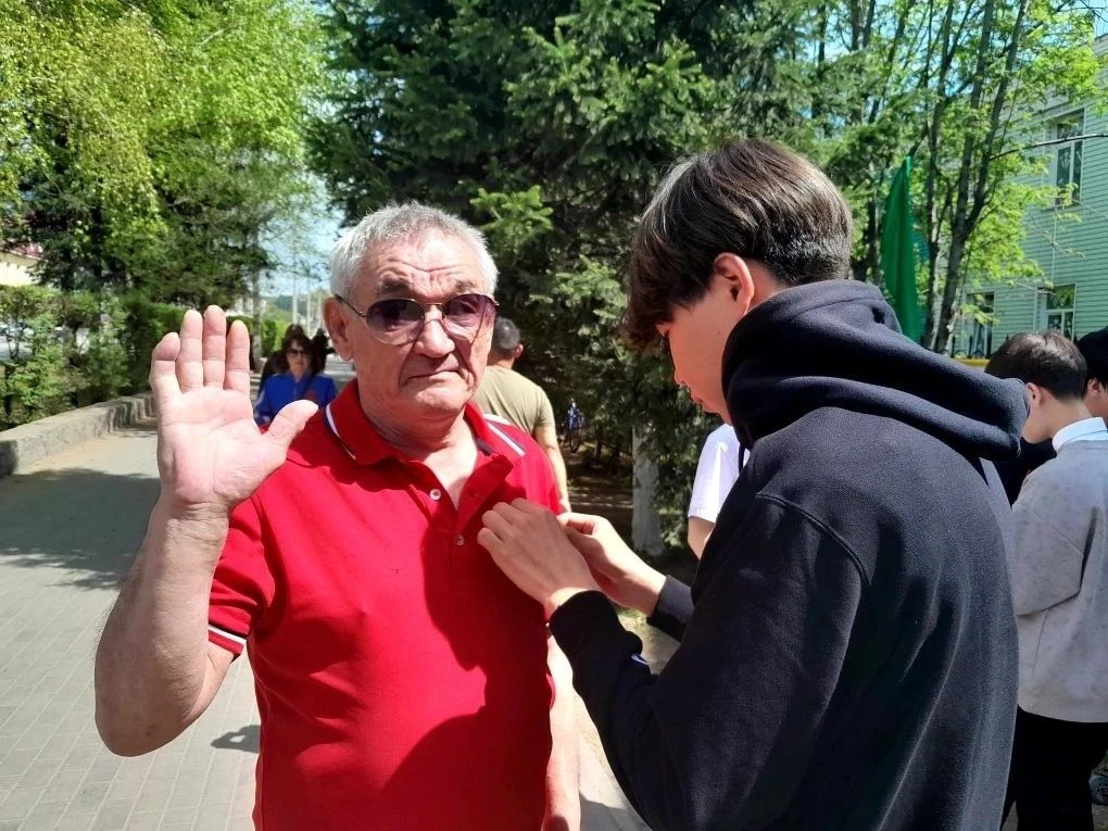 6 мая волонтёры нашего Лицея провели патриотическую акцию «Георгиевская ленточка». С самого утра реб