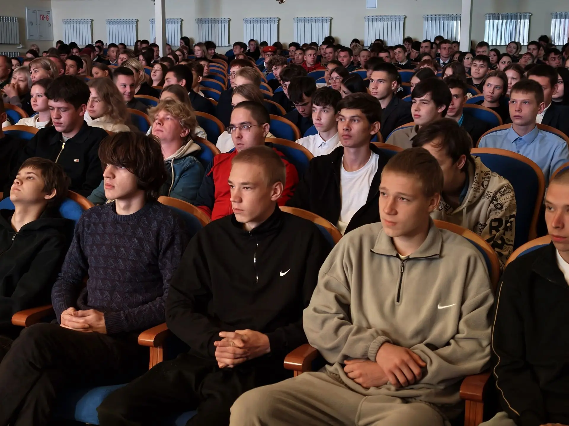 «Отцов в строю сменяют сыновья»: в Тетюшском районном Доме культуры состоялось торжеств...