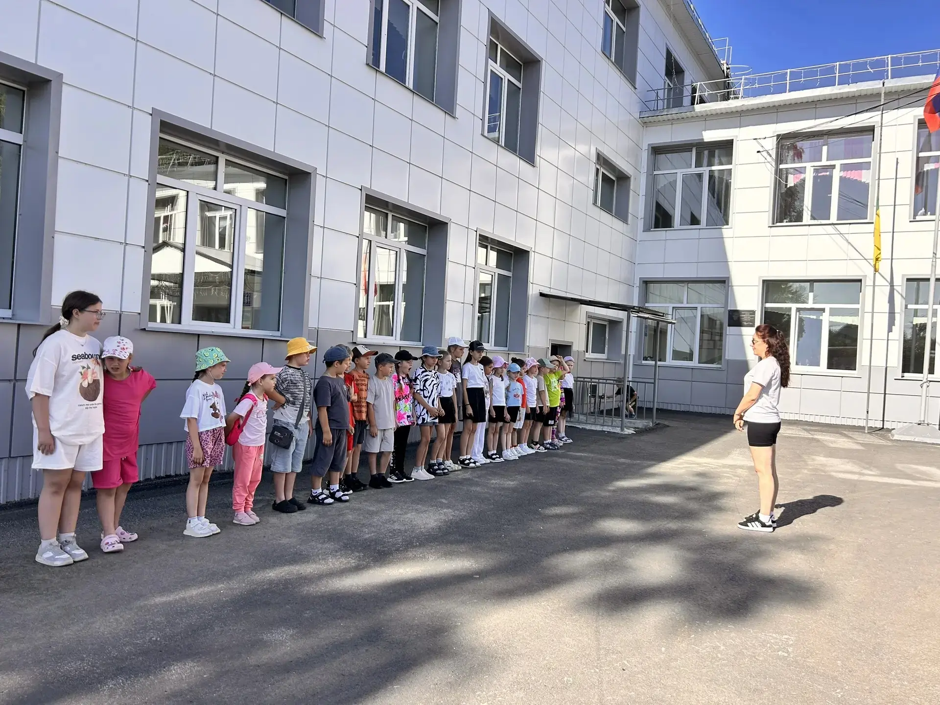 20 июля в пришкольном лагере "Дружба" 

🇷🇺 Наш день начался по всем главным традициям: ребята собр