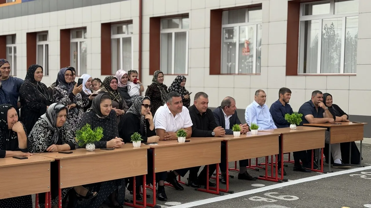 Сегодня наша школа вновь распахнула свои двери, встречая учеников, учителей и родителей...