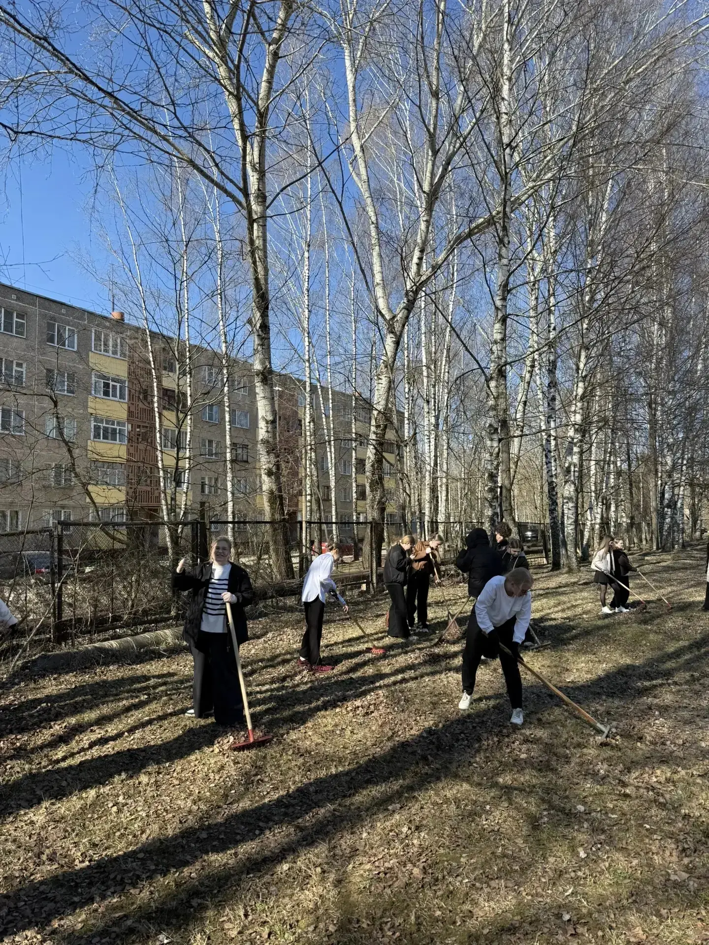 Весна всегда начинается с первых ручейков, яркого солнца и хорошего настроения. А ещё весна всегда с