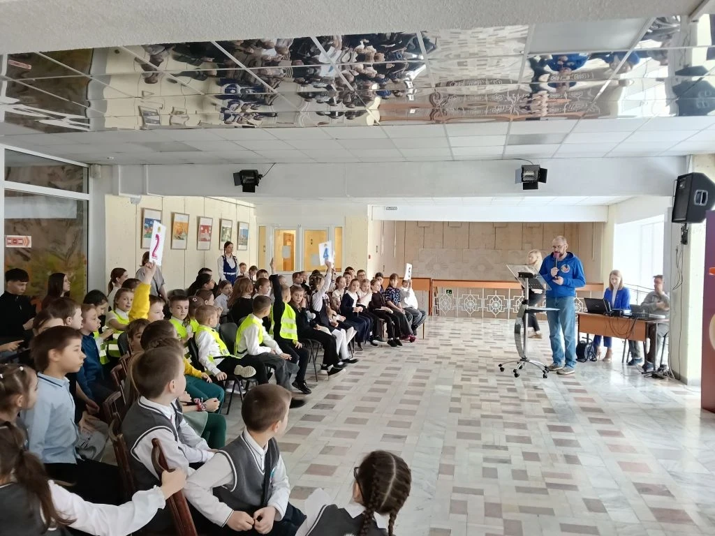 🚦 14 марта в «Школе светофорных наук» прошёл городской конкурс «Светофорный турнир» среди обучающихс