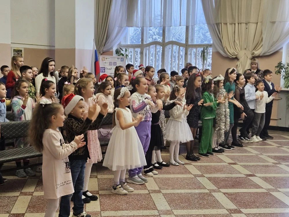 25 и 26 декабря в нашем Центре образования прошли замечательные новогодние концерты для 5-8 классов.