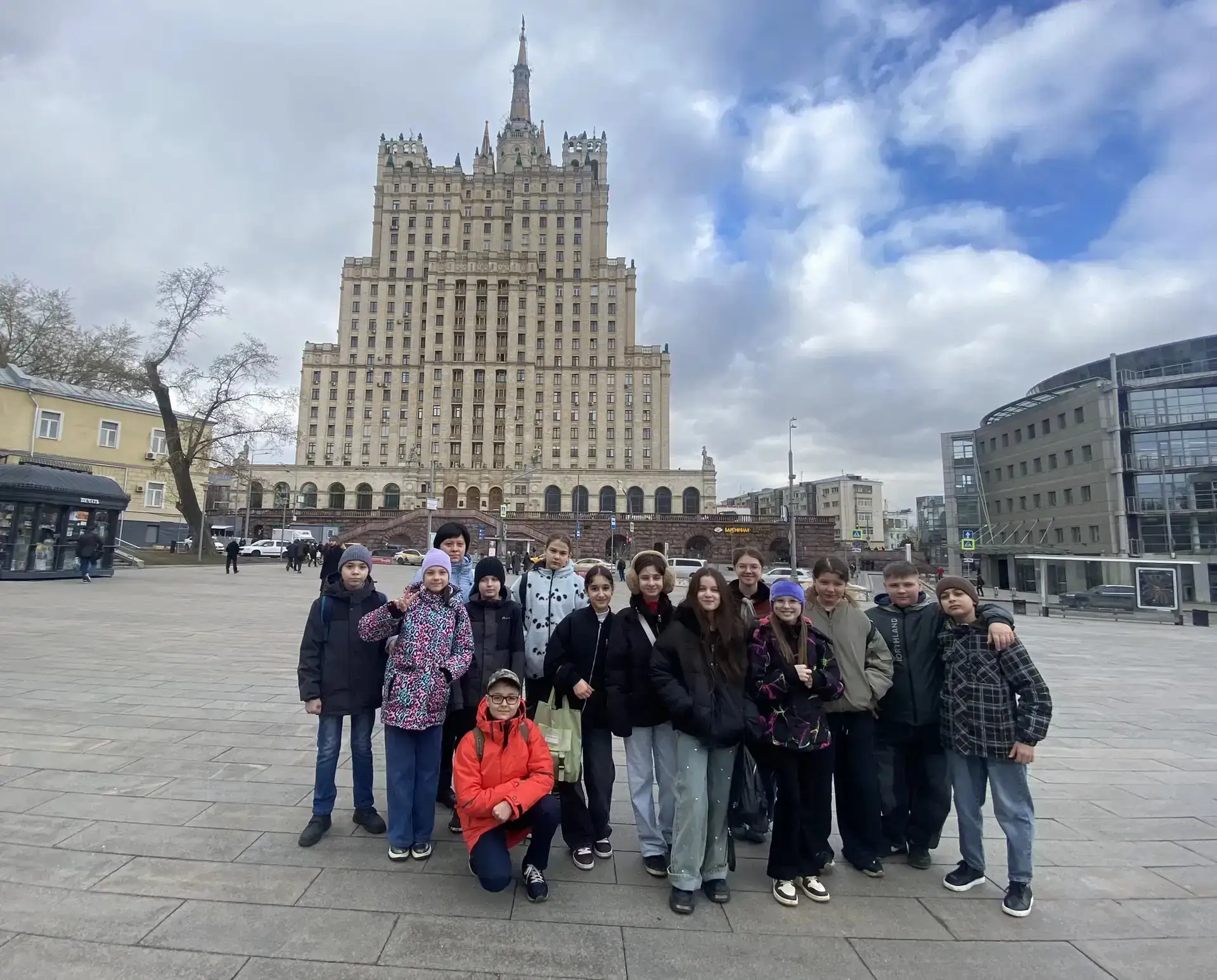 В преддверии Дня космонавтики, а также 65-й годовщины полёта Ю.А. Гагарина в космос, ученики 5 «Д» к
