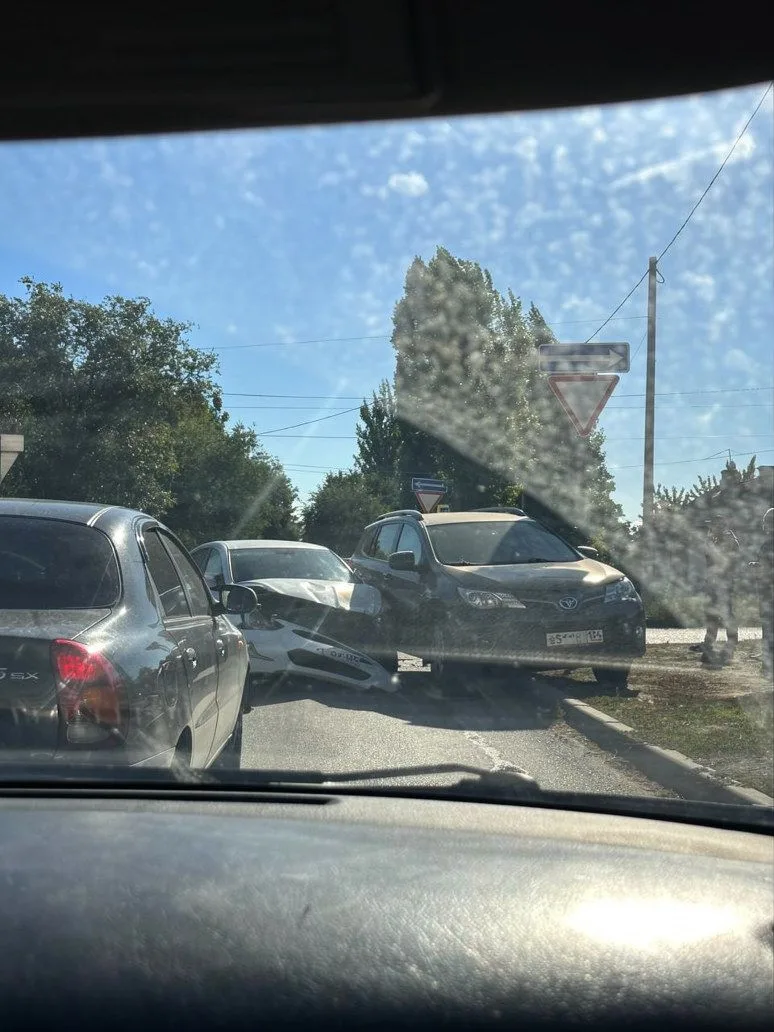 🚨ДТП на улице Быстрова в Кировском районе Волгограда