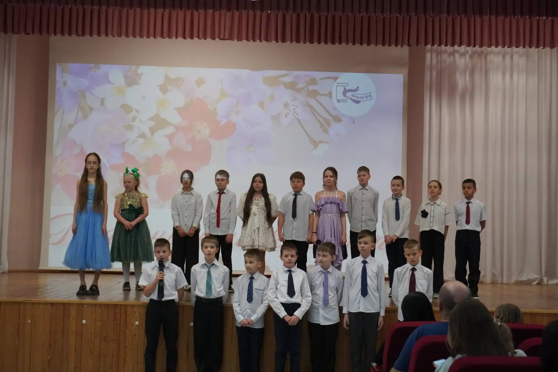 🎤6-го марта в нашем актовом зале состоялся праздничный концерт, посвящённый празднованию Международн