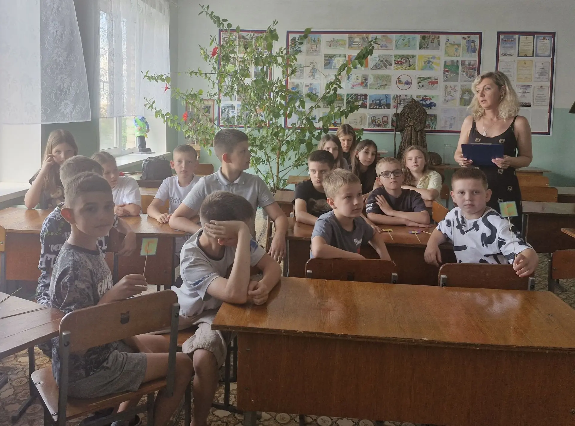 ♻️ Юные экологи в деле: как прошло наше занятие на тему «Мусор и отходы»

Сегодня в Центре дополните