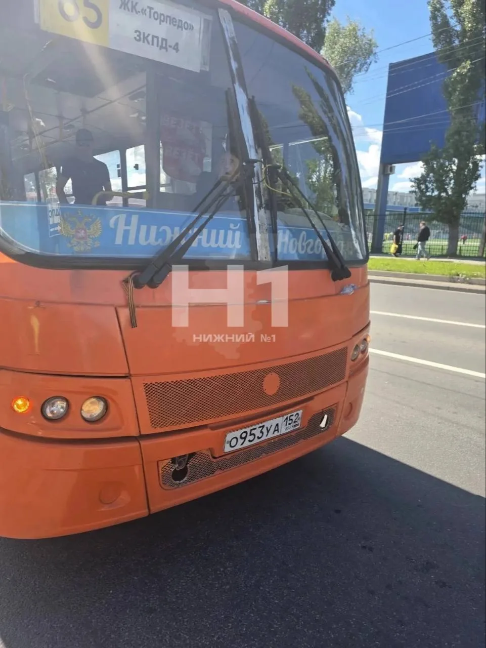 Водитель в Нижнем Новгороде автобуса высадил всех пассажиров из-за одного безбилетника 🚌