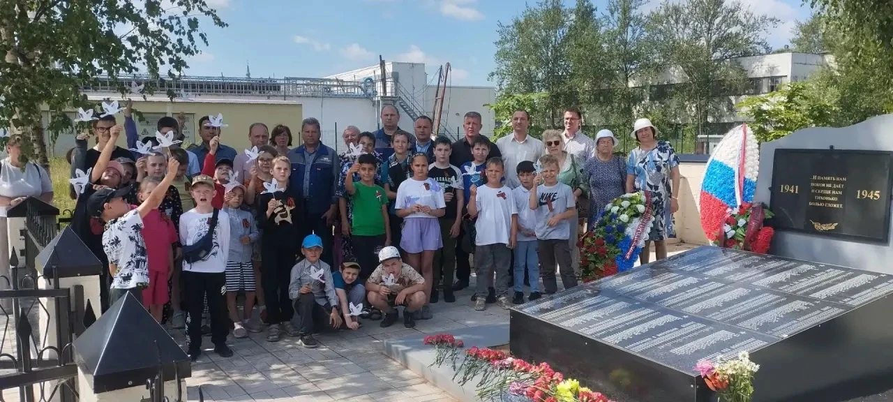 🕯️ Сегодня, в День памяти и скорби, ребята из лагеря «Юный новгородец» приняли участие...