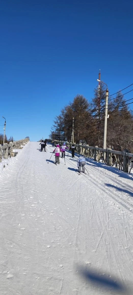 ⛷️18-го (среди 4-х классов) и 19-го (5-9 класс) февраля прошли городские соревнования по лыжным⛷️ го
