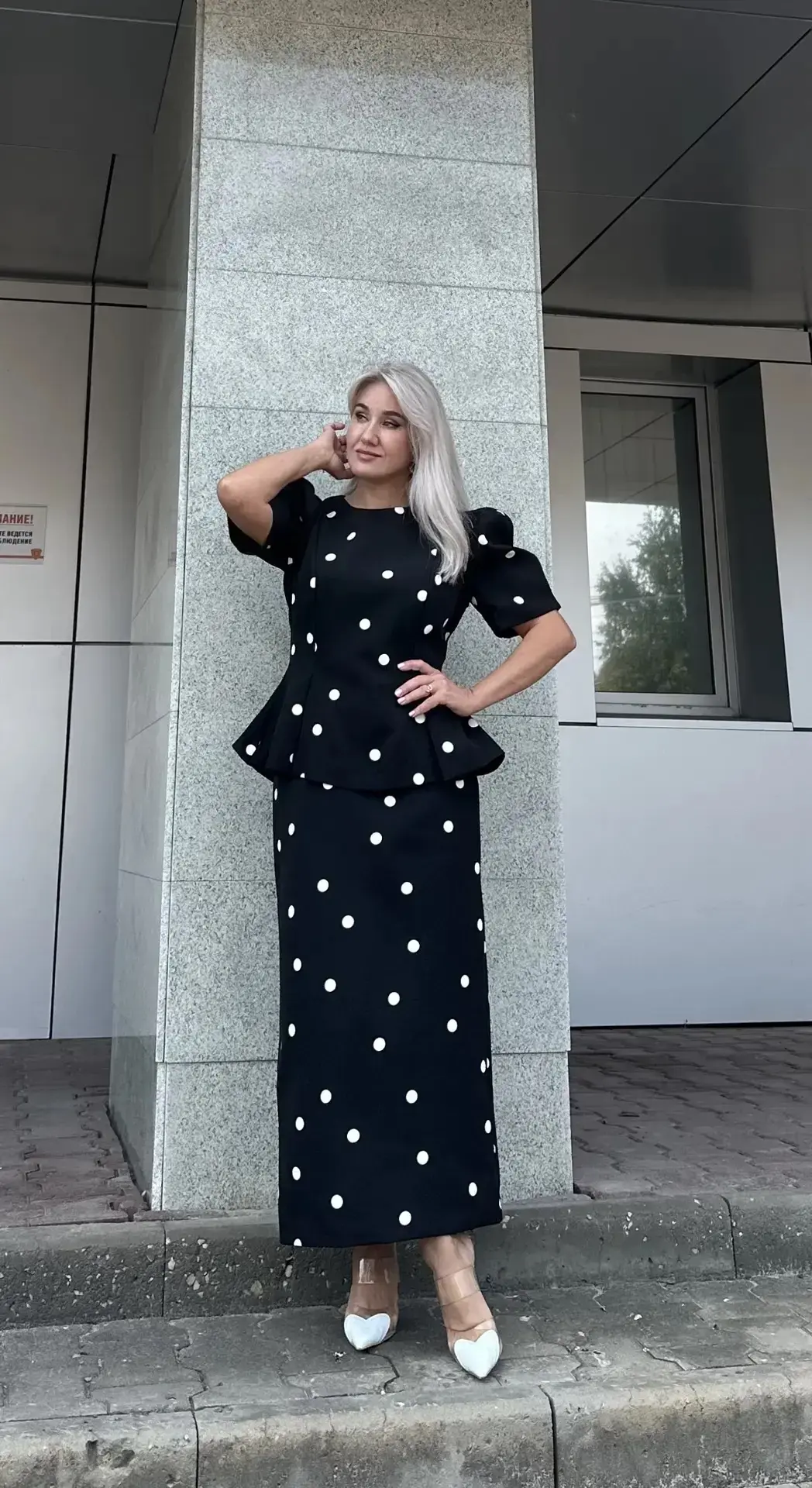Костюм в горошек — эффектный и в то же время лаконичный образ 🖤