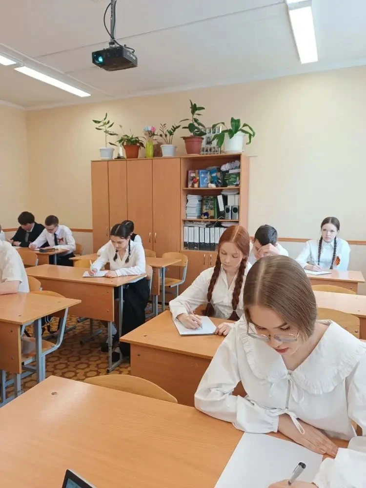 24нче апрель көнне мәктәбебез кысаларында Габдулла Тукайның тууына 140 еллыкка багышланган "Татарча 