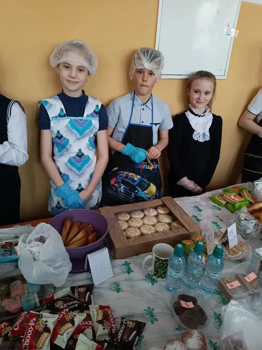 Сегодня в начальной школе прошла Благотворительная Пасхальная ярмарка 🐣🎀  Спасибо каждому, кто откли