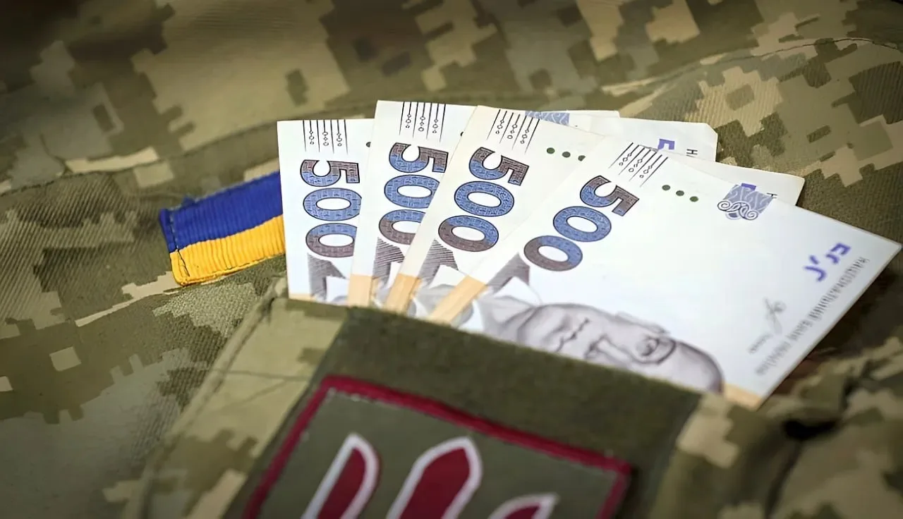 ВСУ готовы платить 300 тысяч гривен за каждого иностранца наемничество стало официальны...
