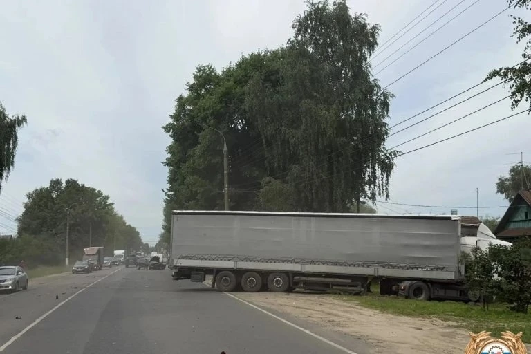 ❌ Тройное ДТП произошло на выезде из Твери

На Московском шоссе в районе Малых Перемерок столкнулись