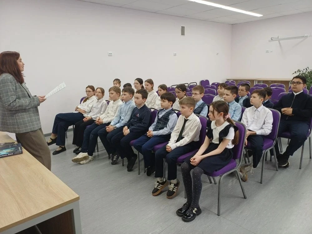 Неделя Космоса в школьной библиотеке🚀🚀🚀   С 6 по 11 апреля в библиотеке проходила тематическая «Неде