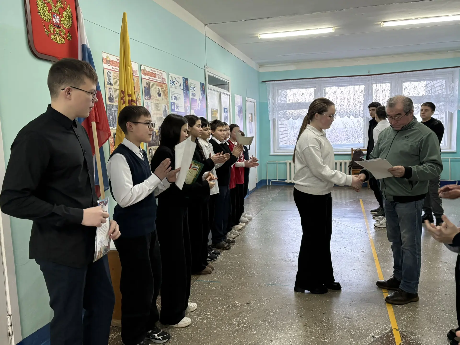 На общешкольной линейке прошло награждение участников Зарницы! 🫡