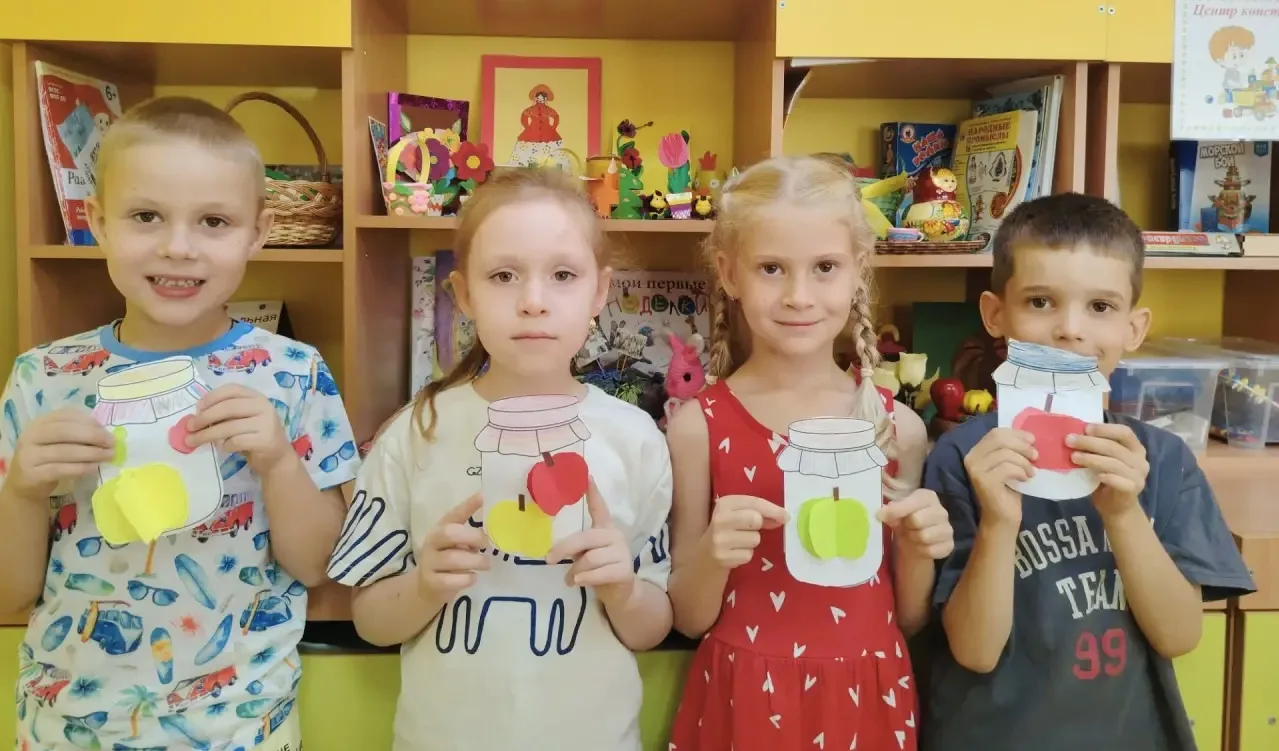 🍏 Группа «Эрудиты» готовится к Яблочному Спасу!