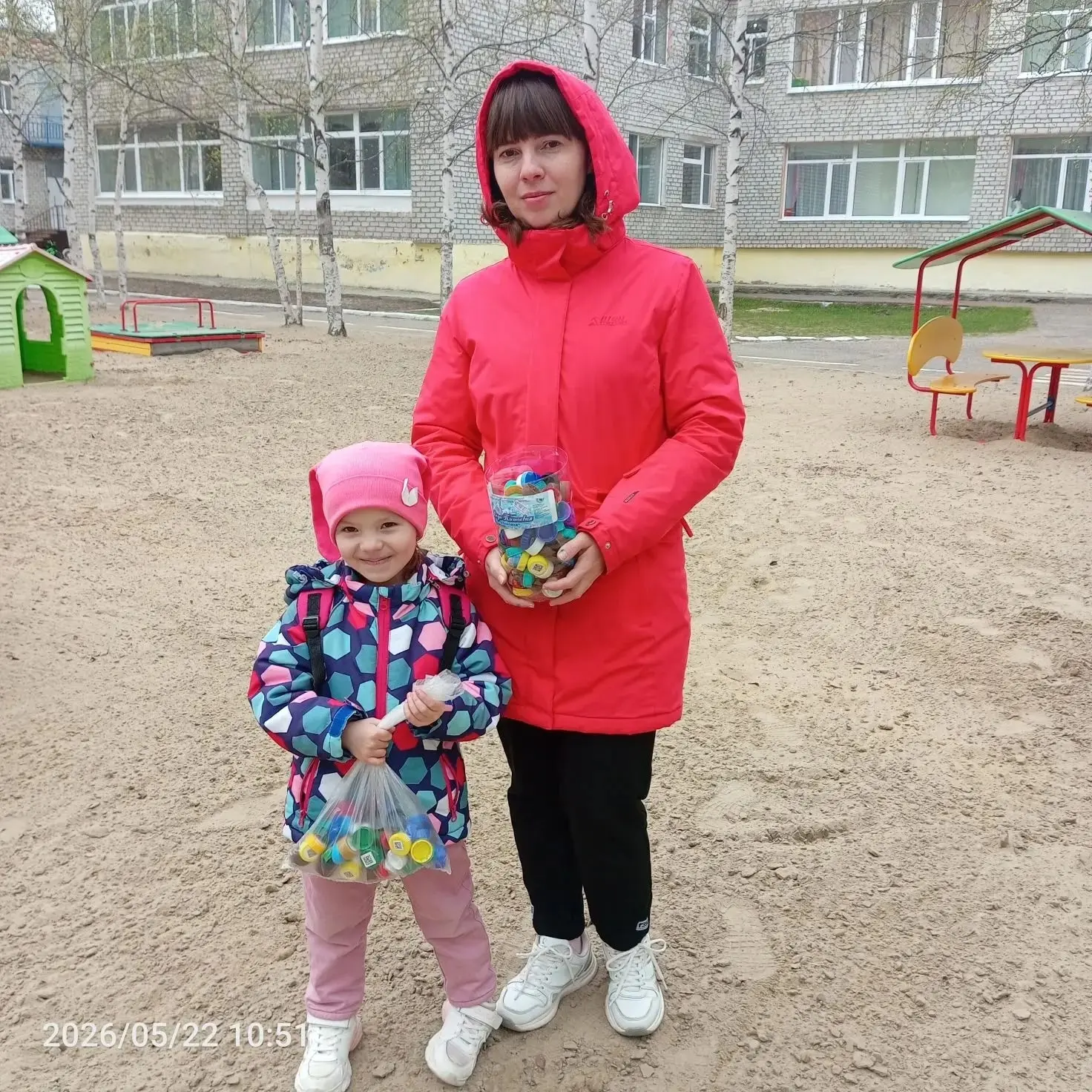 "Добрые крышечки"
Воспитанники второй младшей группы №3 и их родители продолжают активно участвовать