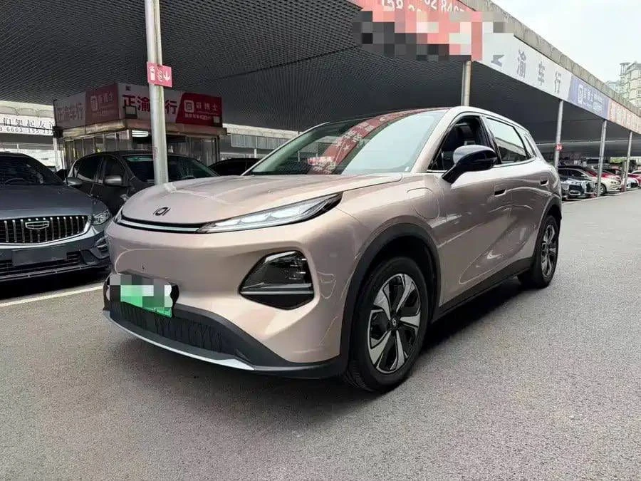 В продаже на рынке Китая🇨🇳

 🌟 Changan Qiyuan Nevo Q05 2025 года⚡️

▫️Электромобиль (163 л.с) / п